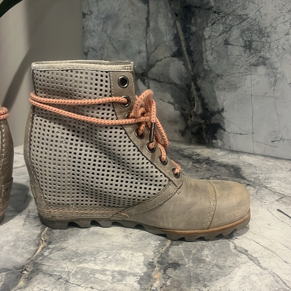 Sorel 1964 Premium Wedge || Rare Perforated Lace Wedge - Picture 5 of 15